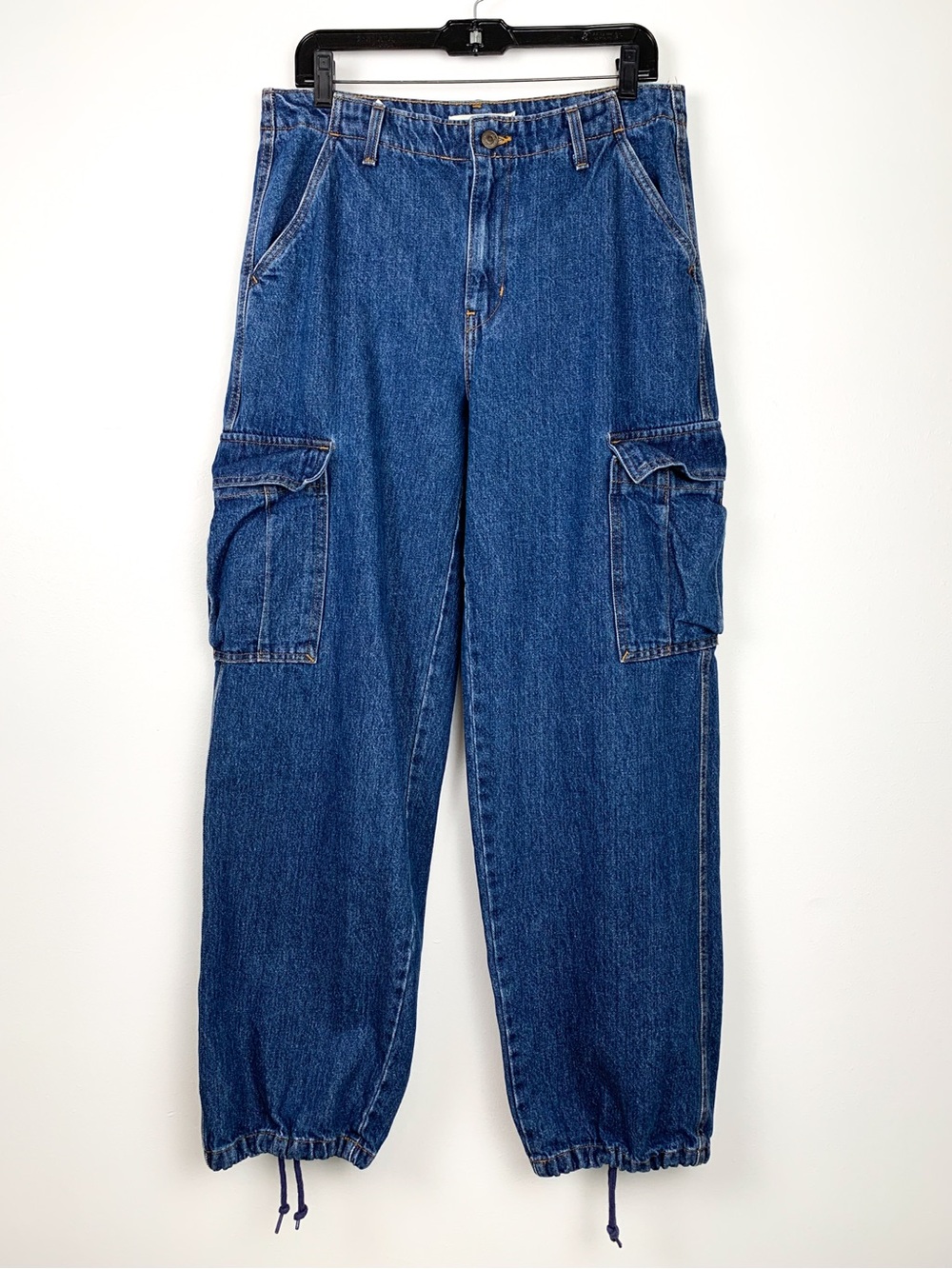 Levi’s ‘94 baggy cargo jeans with utility pockets & drawstring hems size 29